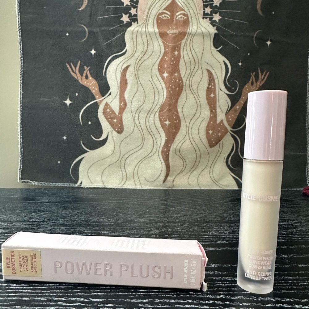 kylie cosmetics power plush concealer 1.5W